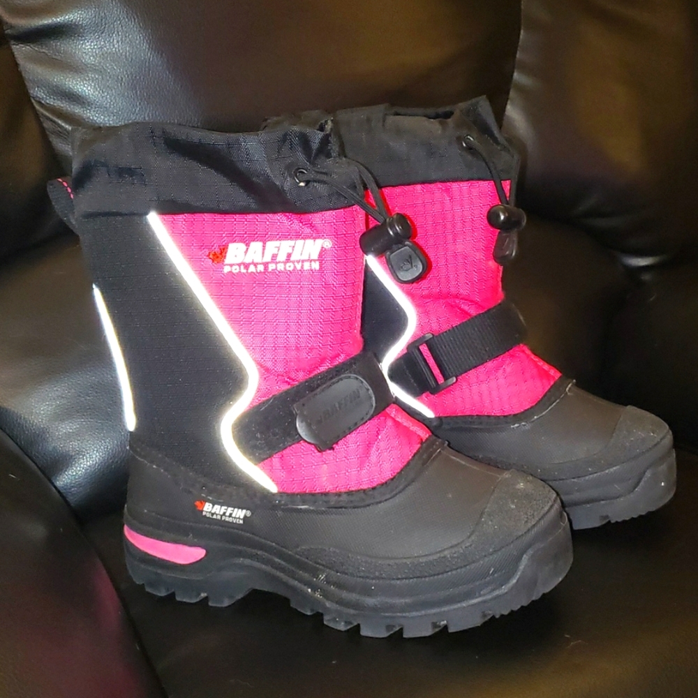 EUC Baffin Snowboots (Mustang) Girls
